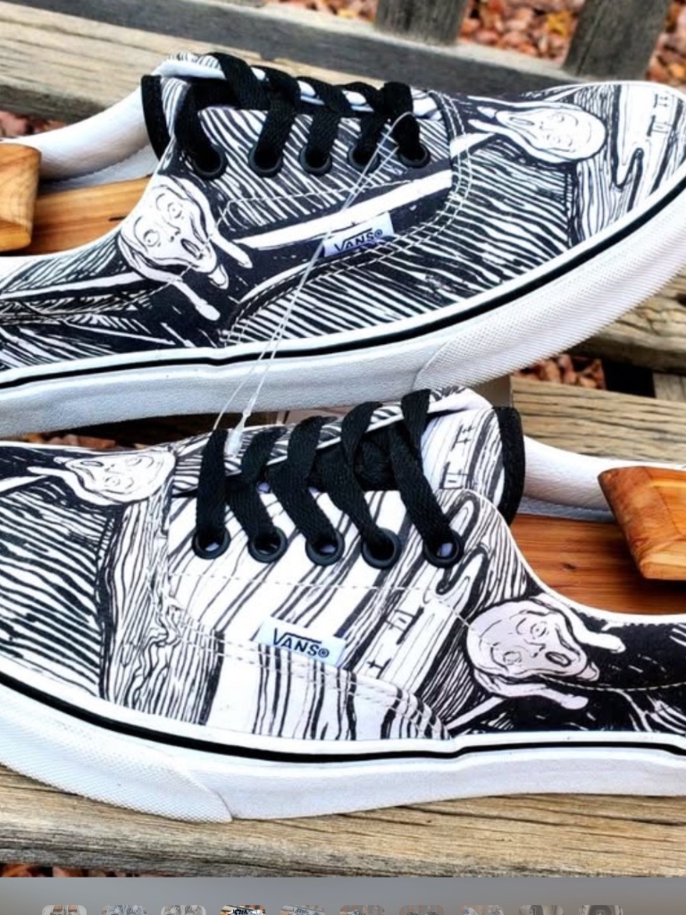 Vans Sneakers MoMA Womens 11 The Scream by Edvard Munch Lace-up Mens Size 9.5